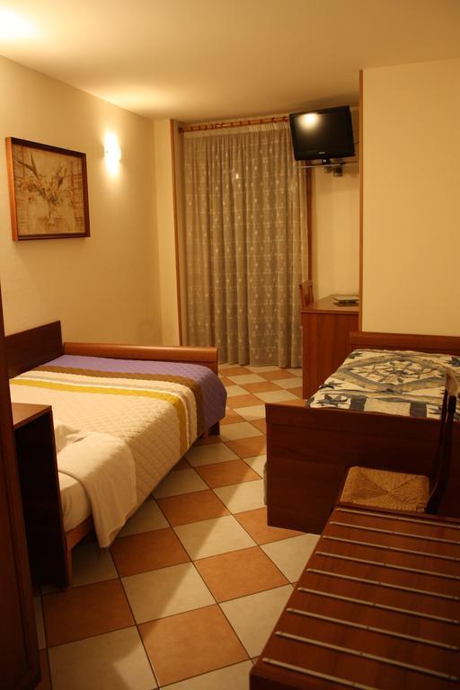 Hotel Casa Hellen Monteforte dʼAlpone Habitación foto