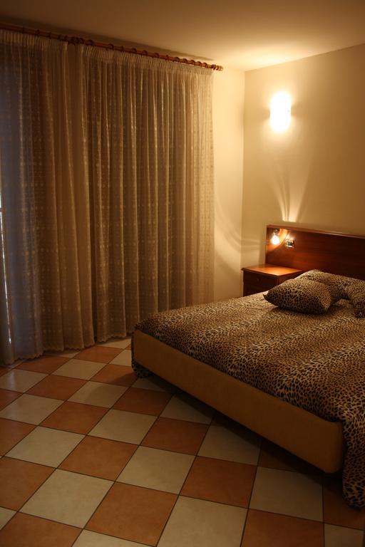 Hotel Casa Hellen Monteforte dʼAlpone Habitación foto